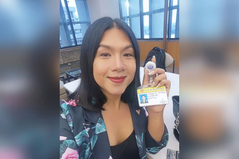 Anggota Parlemen Transgender Pertama Thailand Diberhentikan dari Parlemen